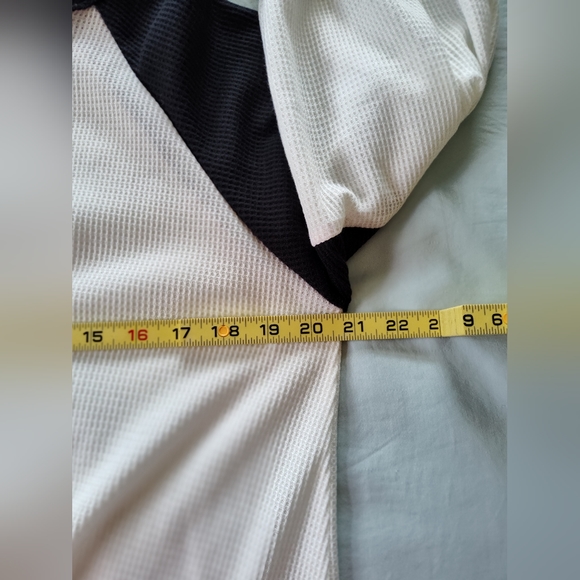 CINNIE Ladies  Pullover Shirt  Size Medium (NWT) Long Sleeves Smoke Free Home - Picture 6 of 7